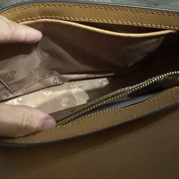 Tory Burch Camel Satchel Excellent like New! - Picture 6 of 9